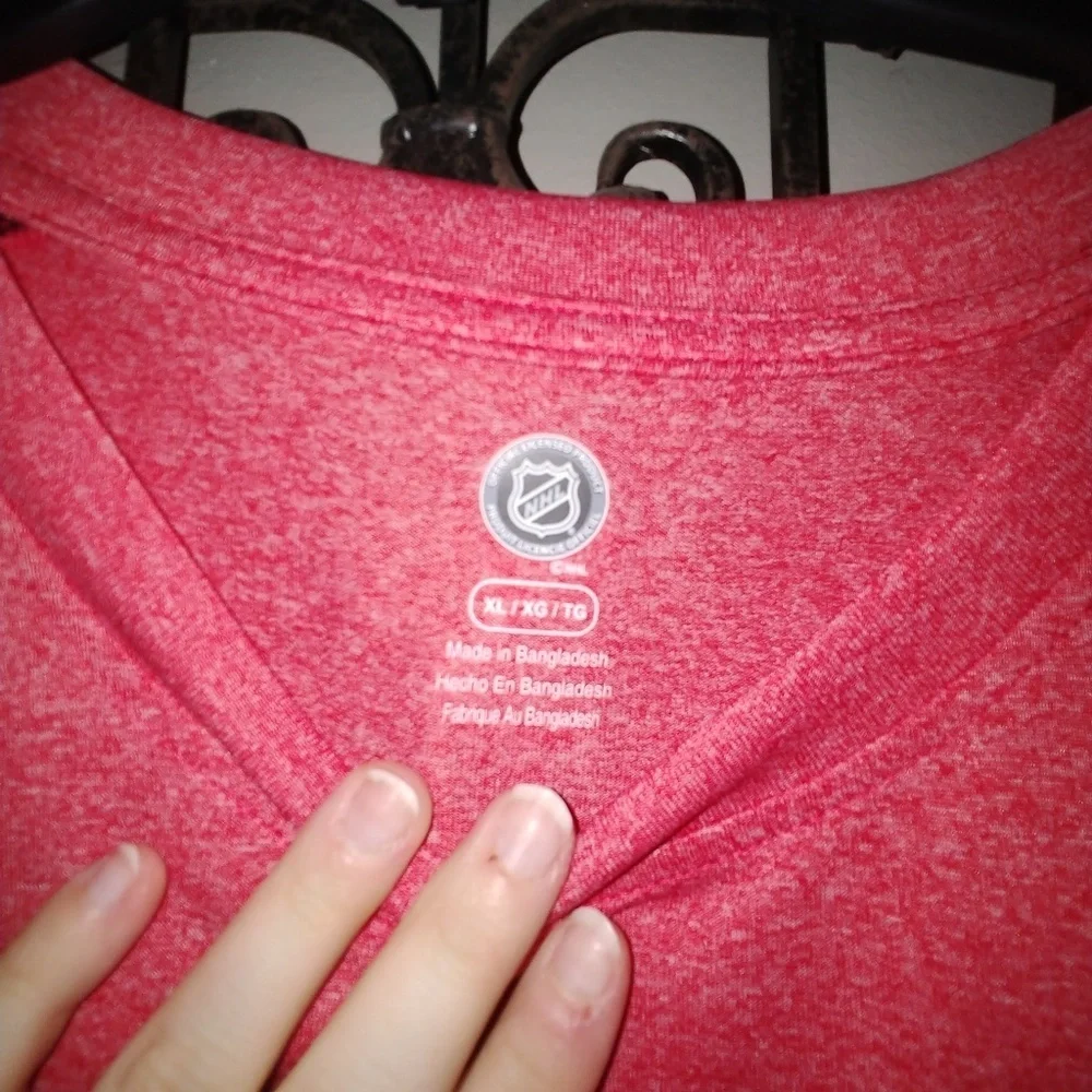 Red Wings T-shirt - Picture 2 of 2